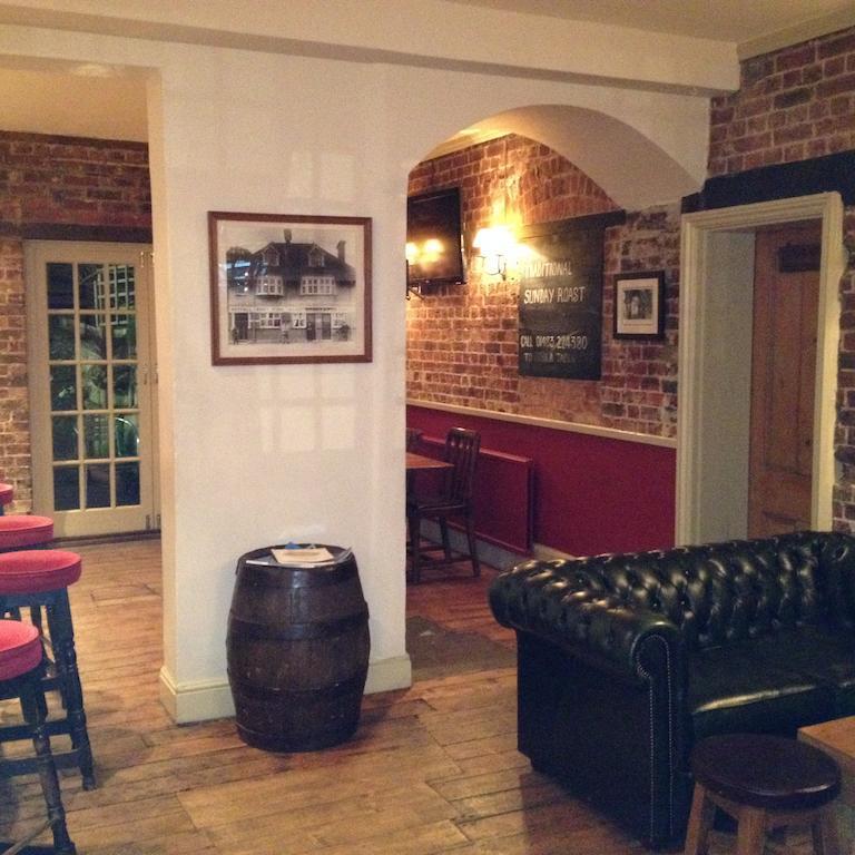 The Half Moon Inn Woking Exterior photo